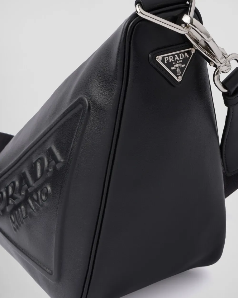 Mujer Prada BOLSOS DE HOMBRO|BOLSOS DE HOMBRO^Bandolera Triangular De Piel