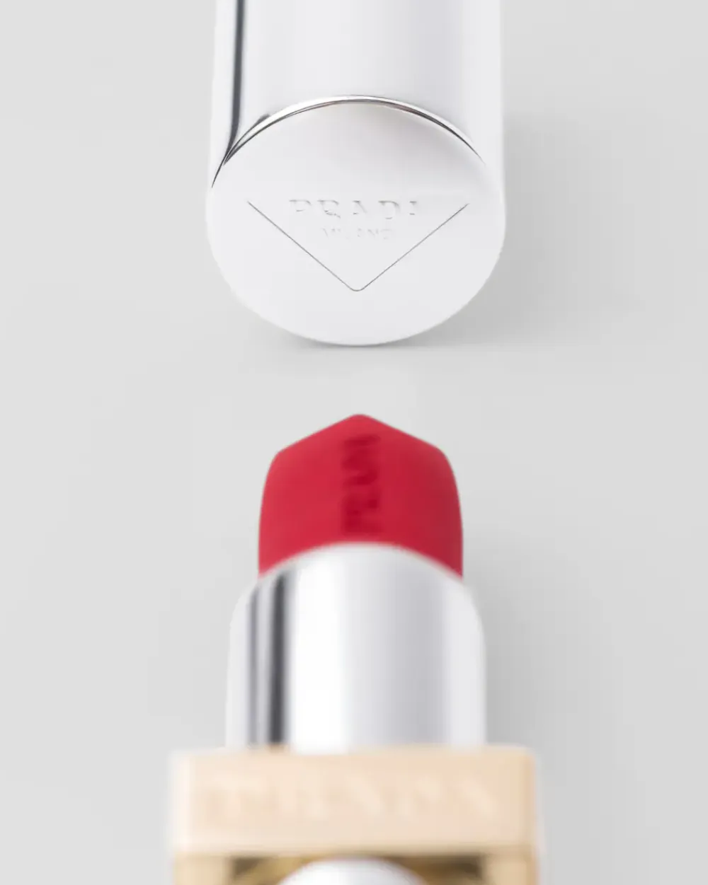 Prada LABIOS^Barra De Labios Monochrome Hyper Matte - R28 - Fuoco