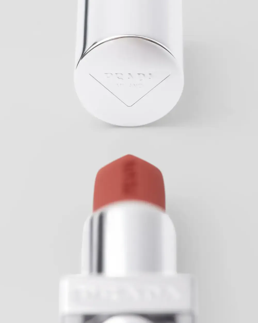 Prada LABIOS^Barra De Labios Monochrome Soft Matte - B106 - Caramel