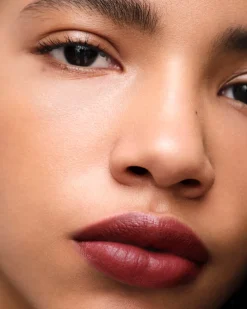 Prada LABIOS^Barra De Labios Monochrome Soft Matte - B106 - Caramel