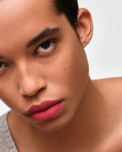 Prada LABIOS^Barra De Labios Monochrome Soft Matte - P157 - Pourpre