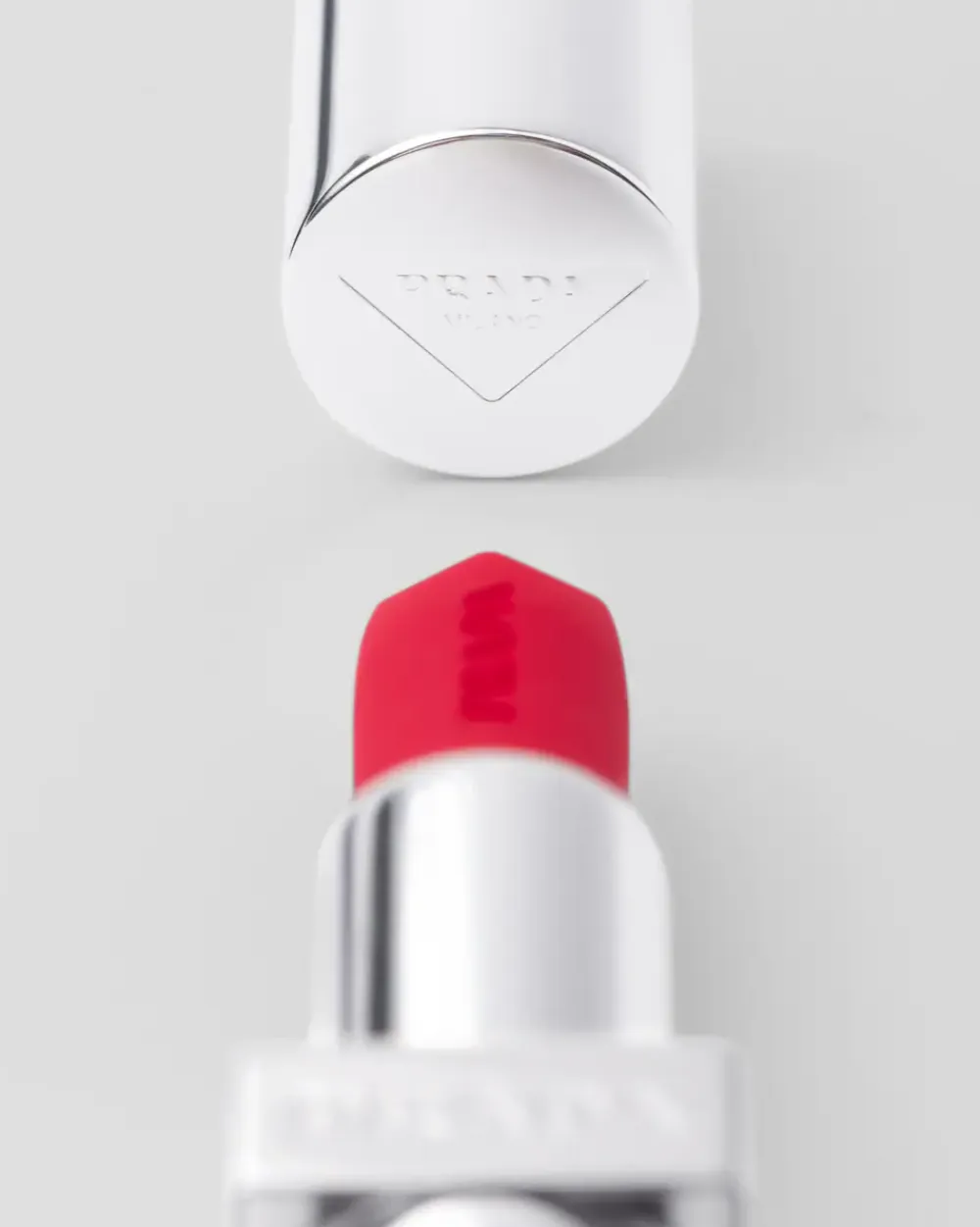 Prada LABIOS^Barra De Labios Monochrome Soft Matte - R127 - Carminio