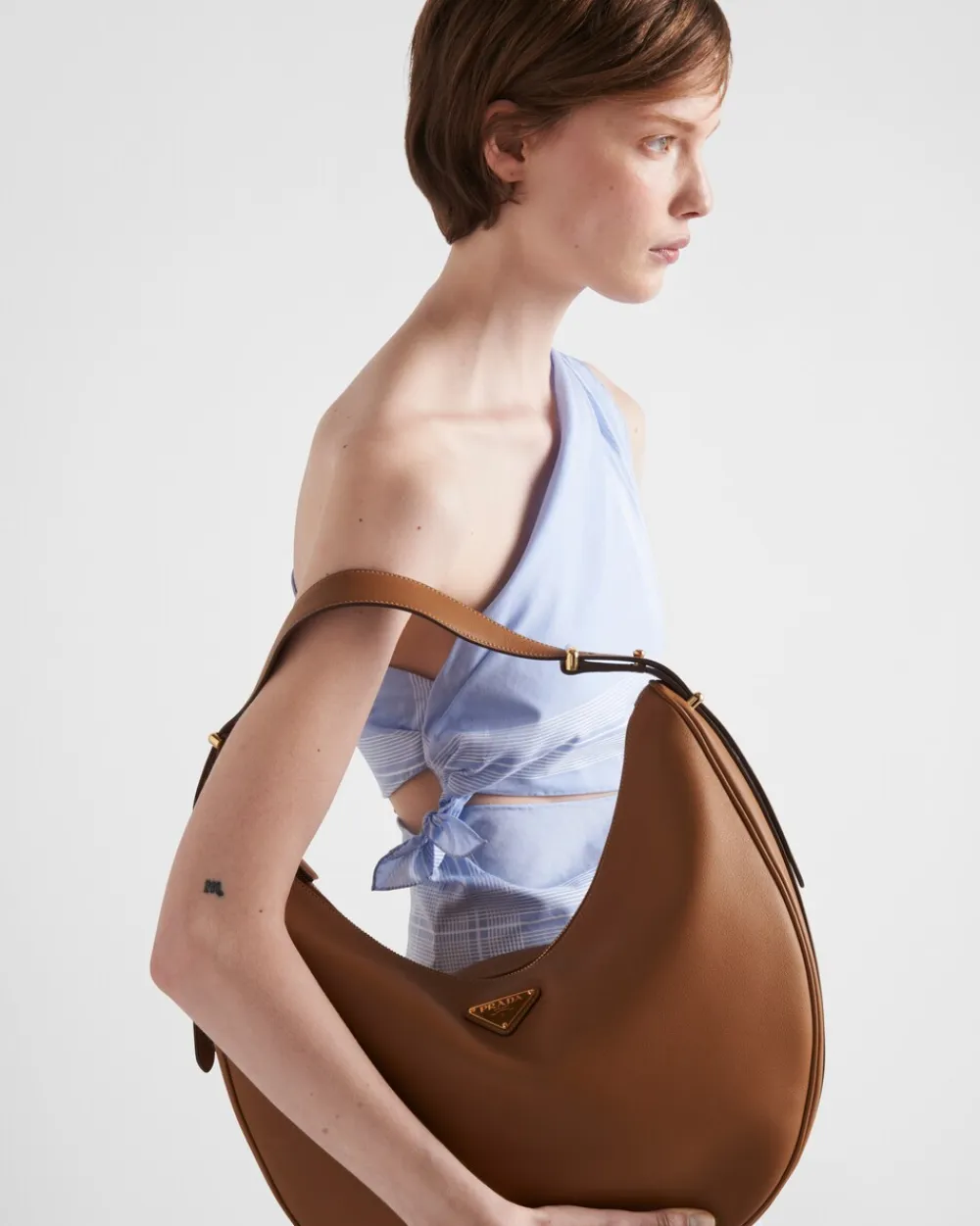 Mujer Prada PRADA ARQUE’|BOLSOS DE HOMBRO^Bolso Bandolera Grande De Piel