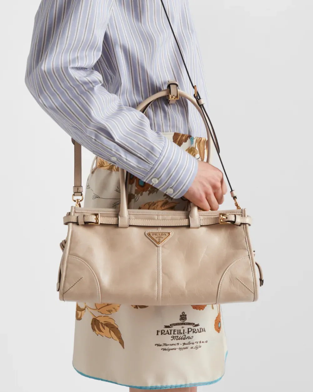 Mujer Prada BOLSOS CON ASA SUPERIOR|BOLSOS CON ASA SUPERIOR^Bolso Mediano De Piel