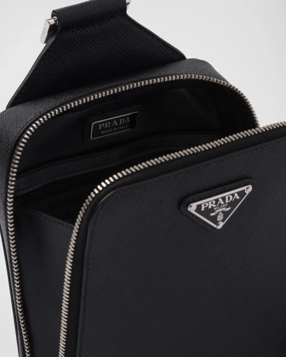 Hombre Prada MOCHILAS Y RIÑONERAS^Bolso Brique De Piel Saffiano