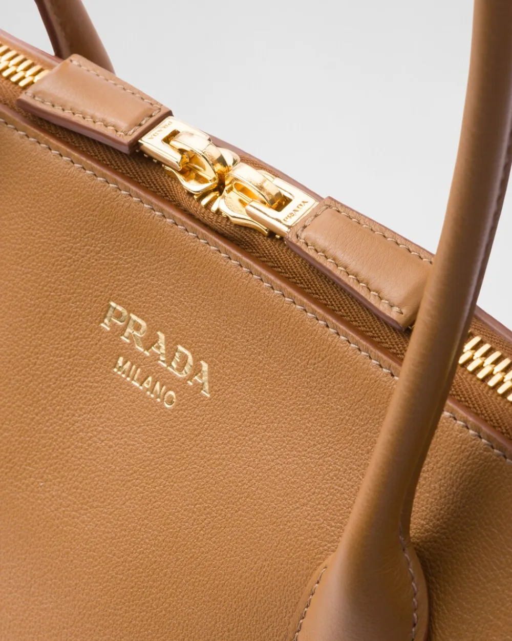 Mujer Prada BOLSOS GRANDES|BOLSOS GRANDES^Bolso Tote Grande De Piel Con Cierre De Cremallera