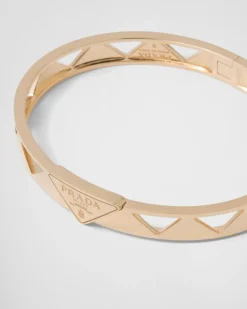 Mujer Prada COLECCIÓN DE JOYERÍA ELEGANTE^Brazalete Con Detalle Calado Eternal Gold De Oro Amarillo