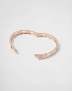 Mujer Prada COLECCIÓN DE JOYERÍA ELEGANTE^Brazalete Con Detalle Calado Eternal Gold De Oro Rosa