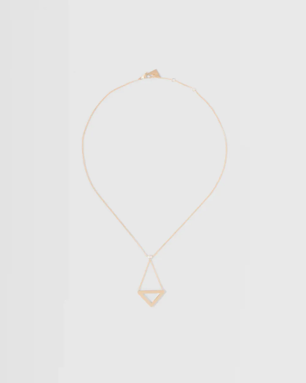 Mujer Prada COLECCIÓN DE JOYERÍA ELEGANTE^Collar Con Colgante Calado Eternal Gold De Oro Amarillo