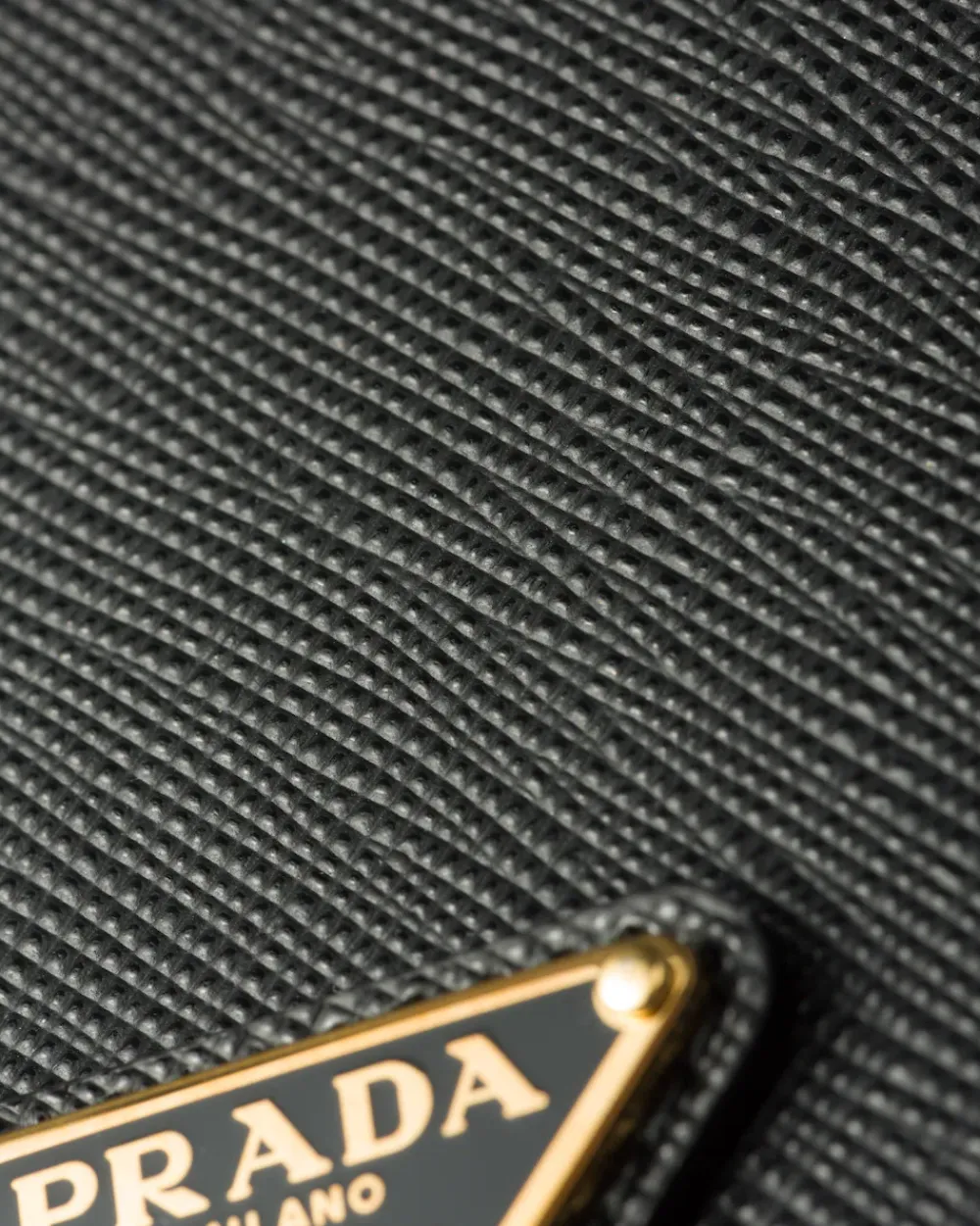 Mujer Prada ACCESORIOS TECNOLÓGICOS Y LLAVEROS^Funda Para Iphone 15 Pro De Piel Saffiano