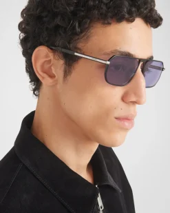 Hombre Prada GAFAS DE SOL^Gafas De Sol Con Una Icónica Placa De Metal
