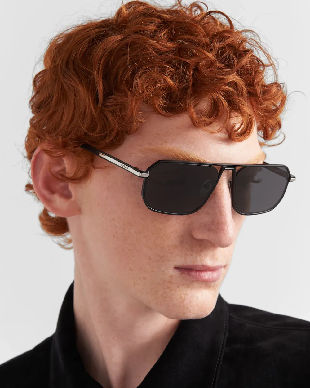 Hombre Prada GAFAS DE SOL^Gafas De Sol Con Una Icónica Placa De Metal