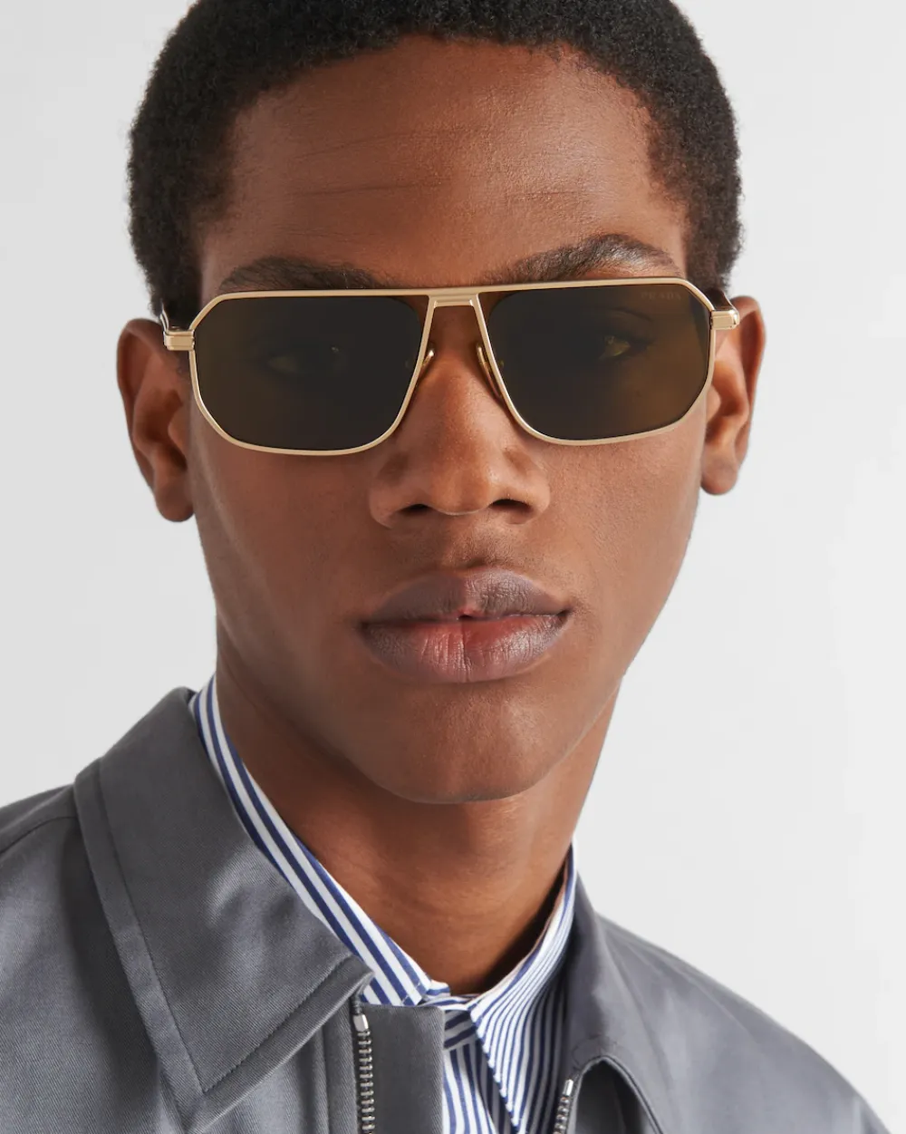 Hombre Prada GAFAS DE SOL^Gafas De Sol Con Una Icónica Placa De Metal
