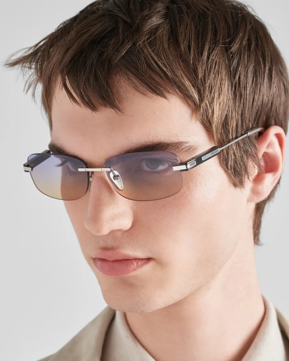 Hombre Prada GAFAS DE SOL^Gafas De Sol Con Una Icónica Placa De Metal