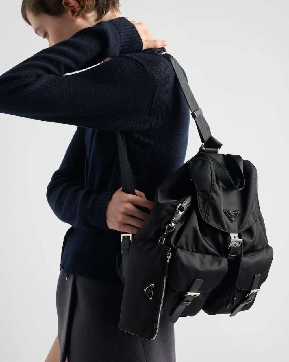 Mujer Prada MOCHILAS Y RIÑONERAS|MOCHILAS Y RIÑONERAS^Mochila De Re-nylon Mediana