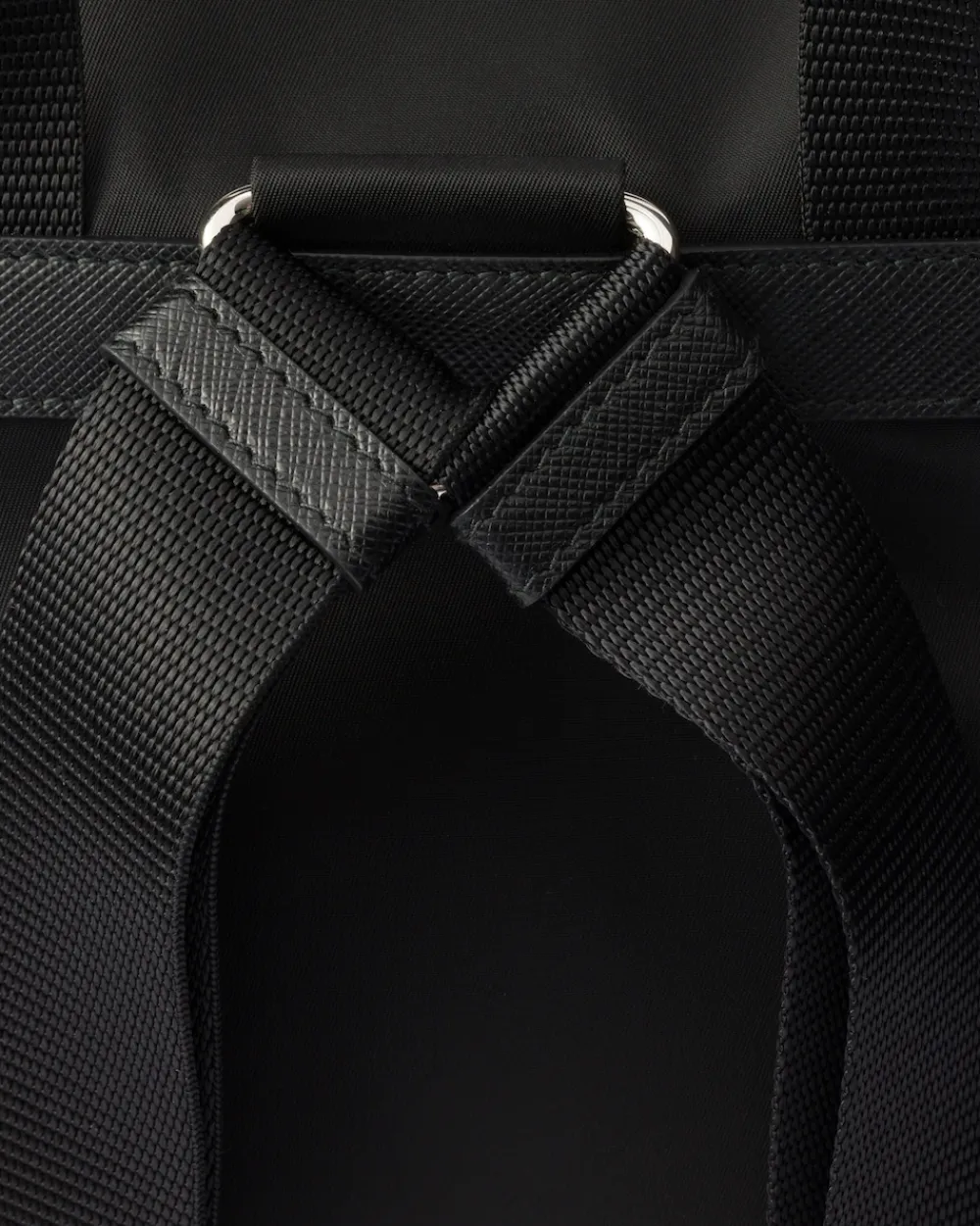 Mujer Prada MOCHILAS Y RIÑONERAS|MOCHILAS Y RIÑONERAS^Mochila De Re-nylon Mediana