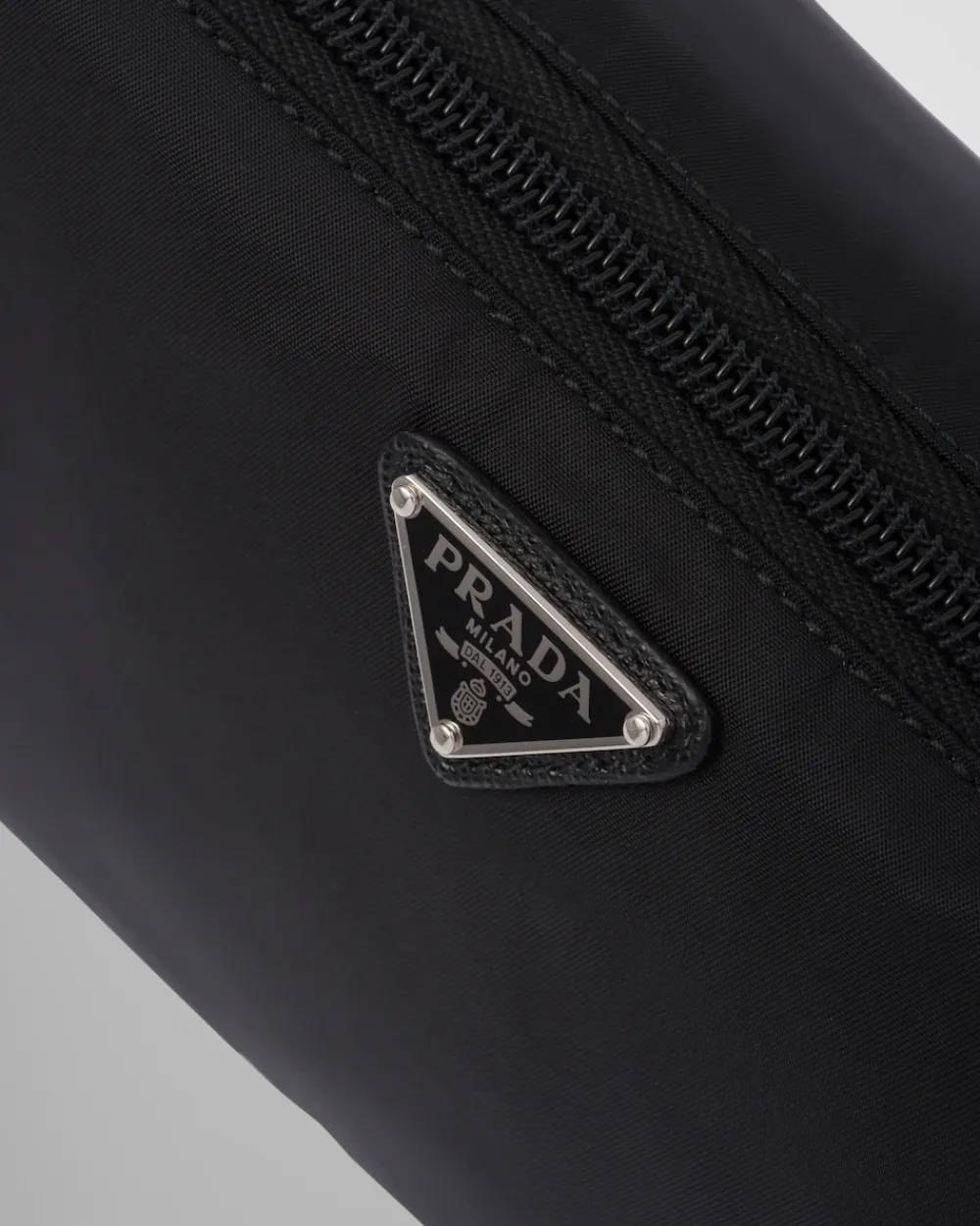 Mujer Prada BROCHAS Y ACCESORIOS|COLECCIÓN FEMENINA^Pouch De Re-nylon