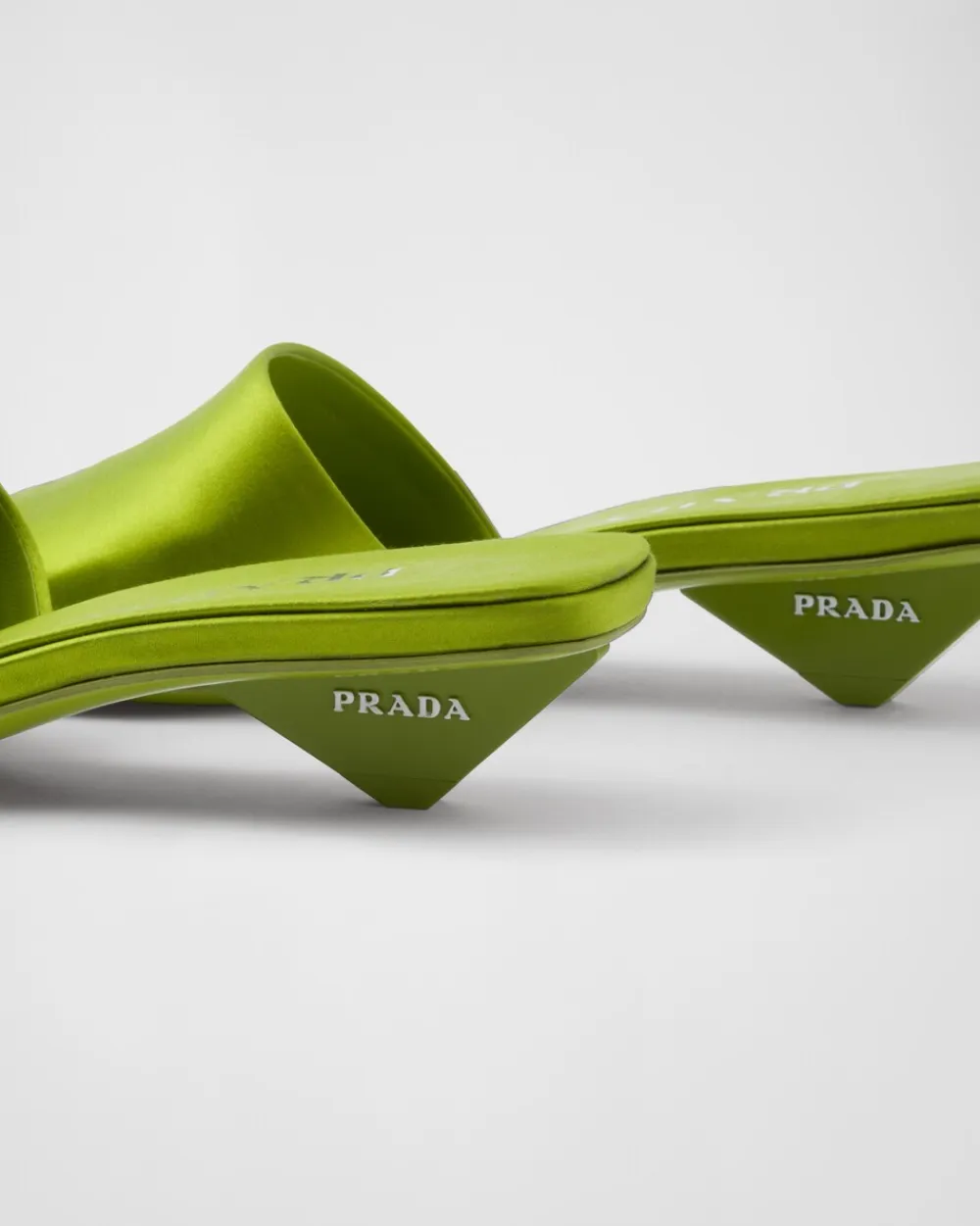 Mujer Prada PANTUFLAS Y CHINELAS^Sandalias Planas De Satén