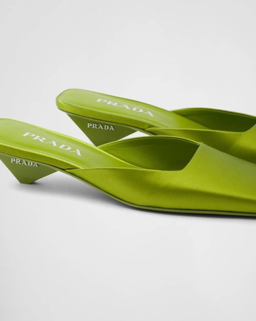 Mujer Prada PANTUFLAS Y CHINELAS^Zapatos Tipo Mules De Satén